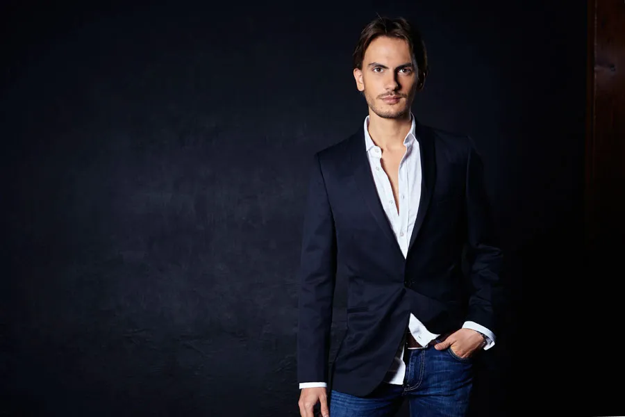 Book photo Homme acteur — Paris — studio — shooting professionnel — exemple 70 — photo en grand