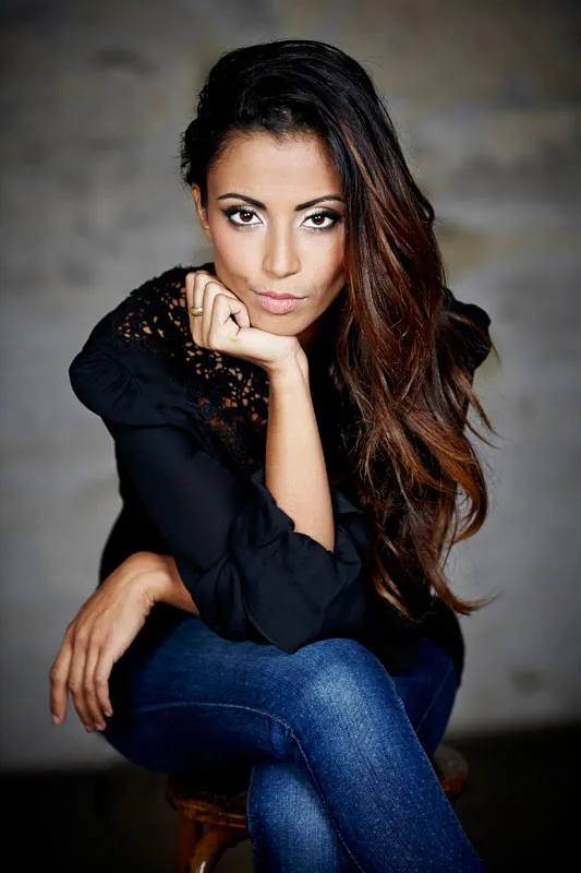Book photo comédienne / Actrice — Paris — studio — shooting professionnel — exemple 51 — photo en grand