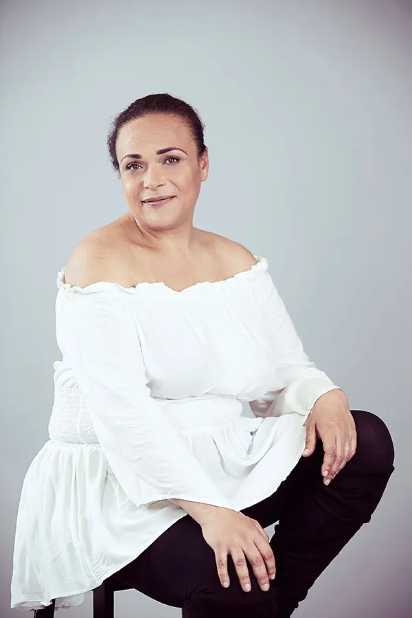 Book photo Pro#3 Comédienne Paris — shooting professionnel — exemple 612 — photo en grand