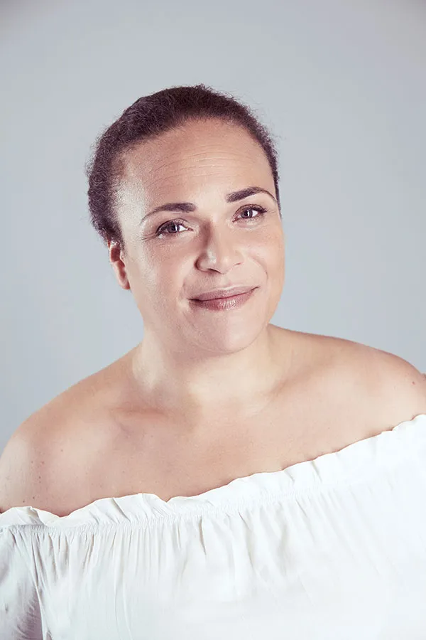 Book photo Pro#3 Comédienne Paris — shooting professionnel — exemple 613 — photo en grand