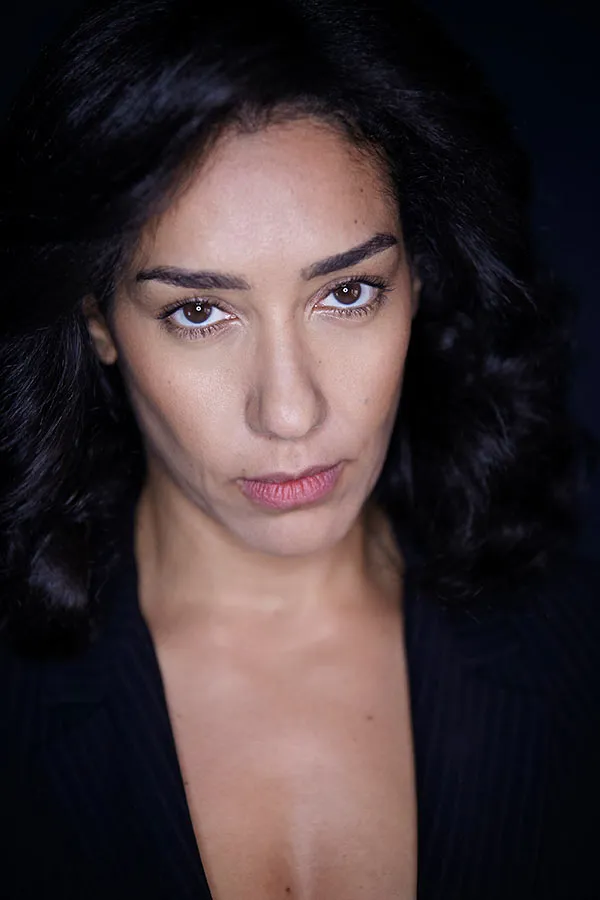Book photo Actrice / Comédienne — Paris — studio — shooting professionnel — exemple 84 — photo en grand