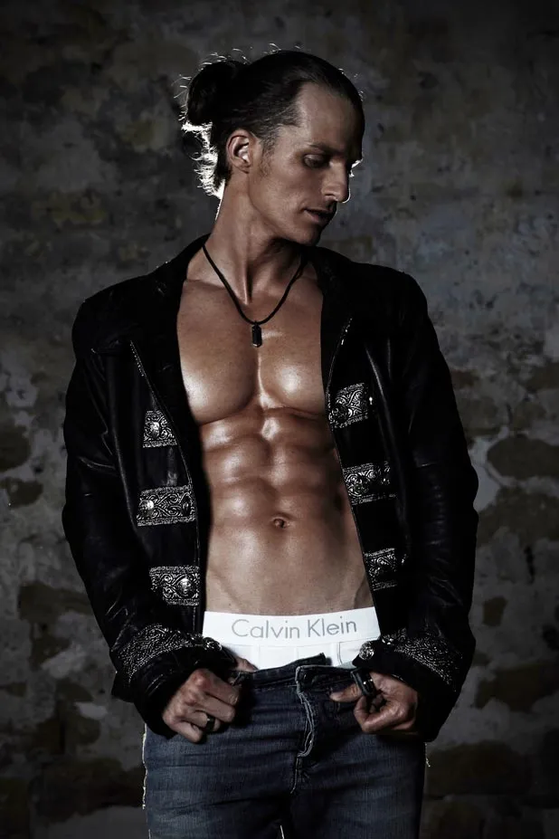 Book photo homme — Paris — studio — shooting professionnel — exemple 47 — photo en grand