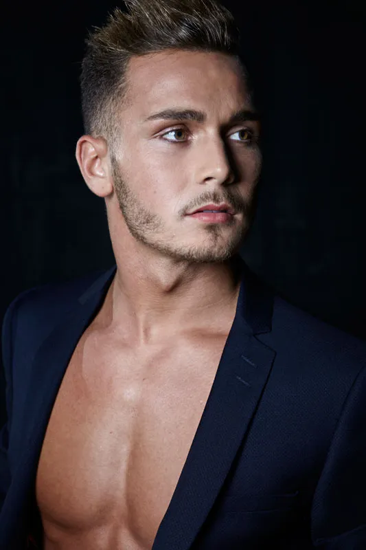 Book photo homme portrait — Paris — studio — shooting professionnel — exemple 71 — photo en grand