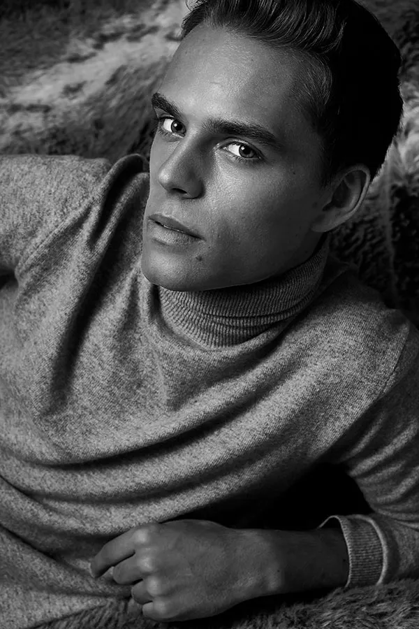 Book photo Pro#2 Portrait noir et blanc Paris — Paris — shooting professionnel — exemple 13 — photo en grand