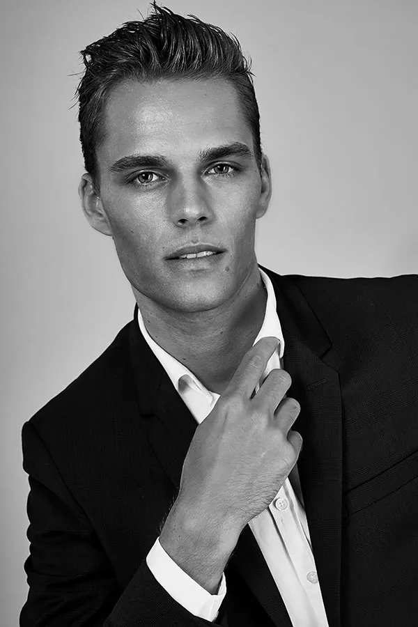 Book photo Pro#2 Portrait noir et blanc Paris — Paris — shooting professionnel — exemple 14 — photo en grand