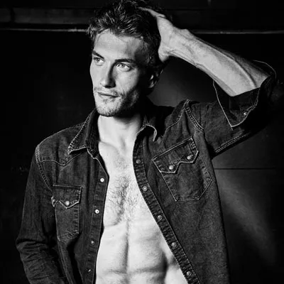 Book photo Homme noir et blanc — Paris — studio — shooting professionnel — exemple 62 — aperçu