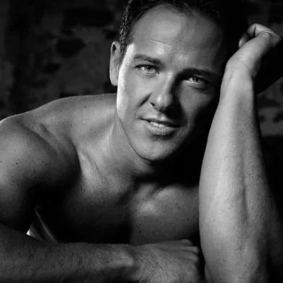 Book photo Homme noir et blanc — Paris — studio — shooting professionnel — exemple 64 — aperçu