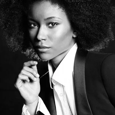 Book photo mannequin femme — Paris — studio — shooting professionnel — exemple 04 — aperçu